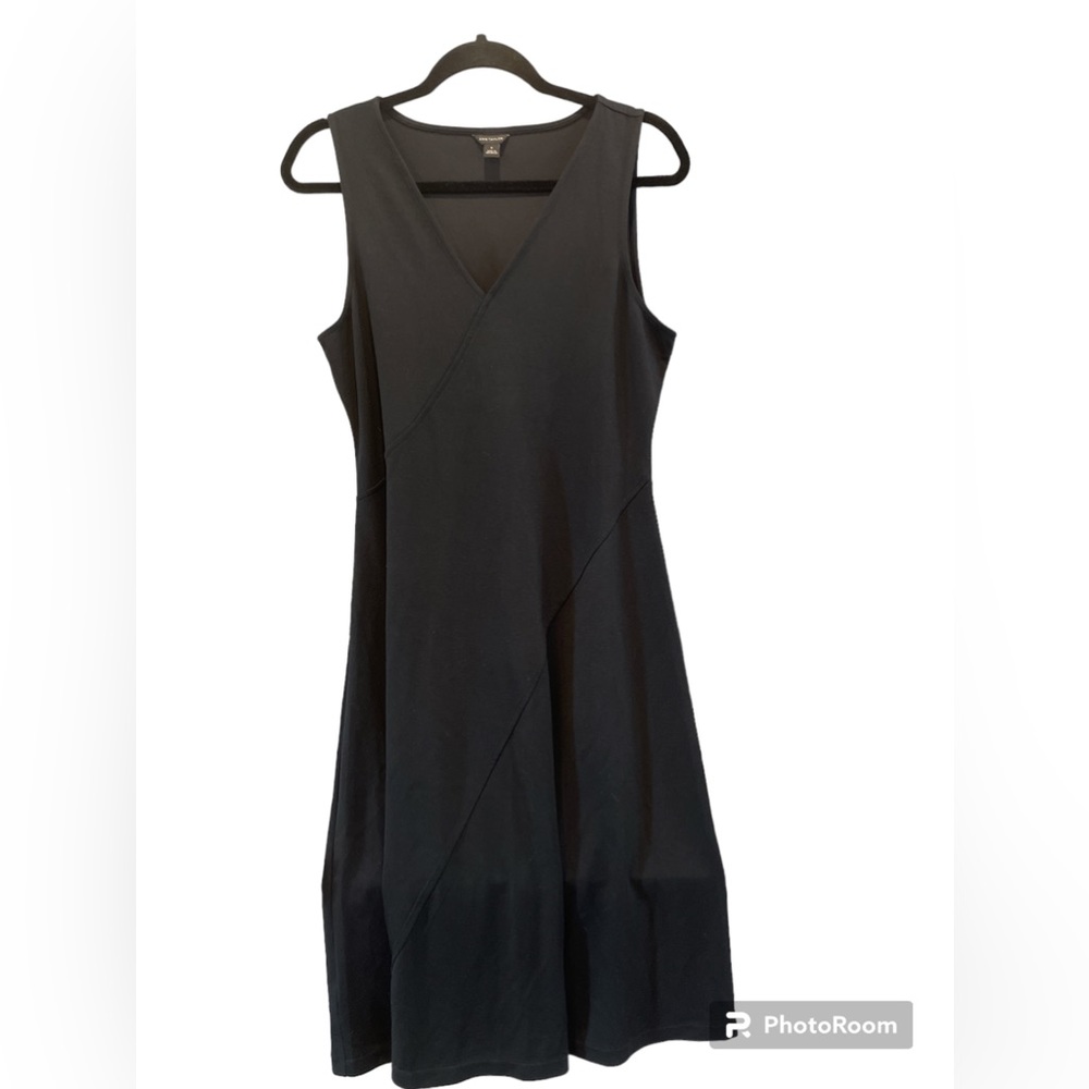 Anne Taylor Simple Black dress size M V-neck flow dress